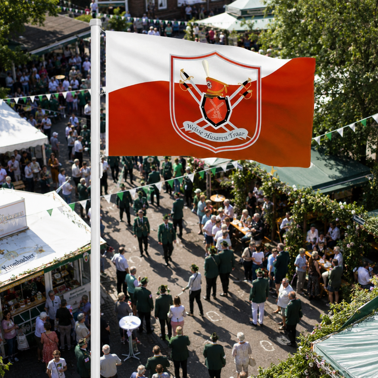 Vereinsfahne als Flagge mit Wappen der Weißen Husaren Traar auf einem Schützenfest